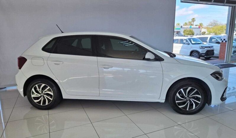 
								2022 Volkswagen Polo 1.0 TSI Life full									