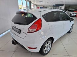 
										2017 Ford Fiesta 5-door 1.0T Trend full									