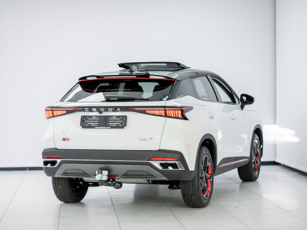 2023-White-OMODA-C5-15T-Elegance-S-7970069-23-1080x810-1.jpg