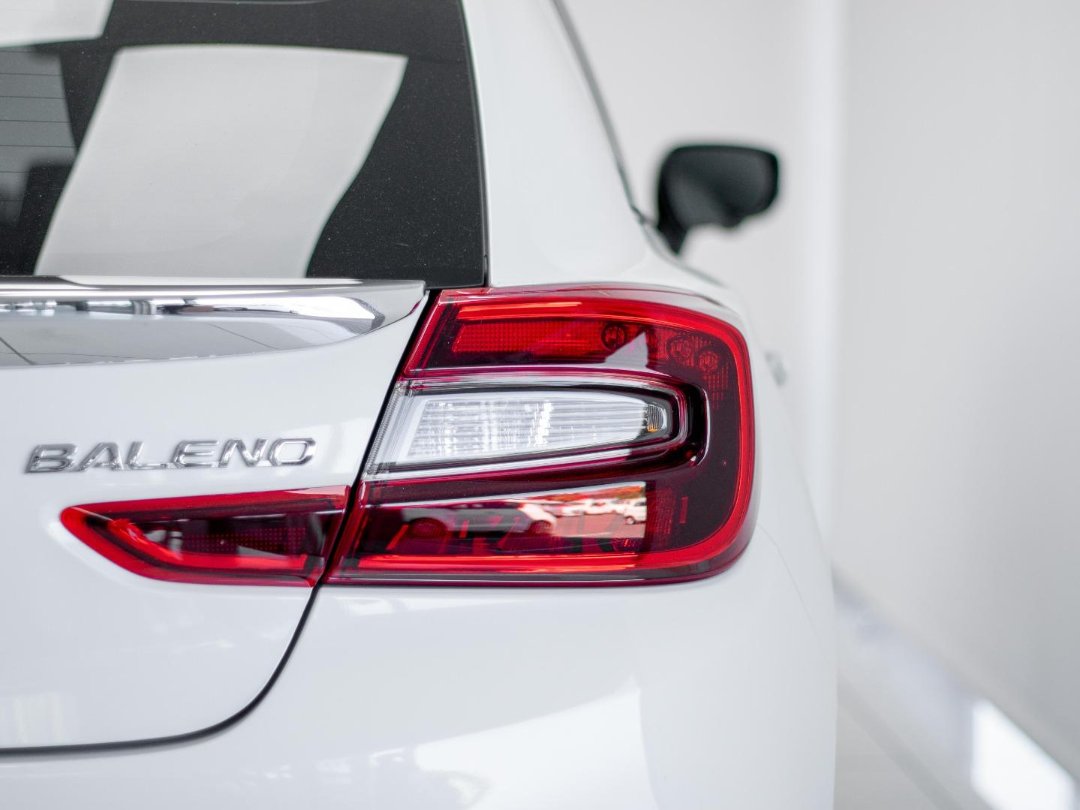 2023-White-Suzuki-Baleno-15-GLX-7805183-4-1080x810-1.jpg