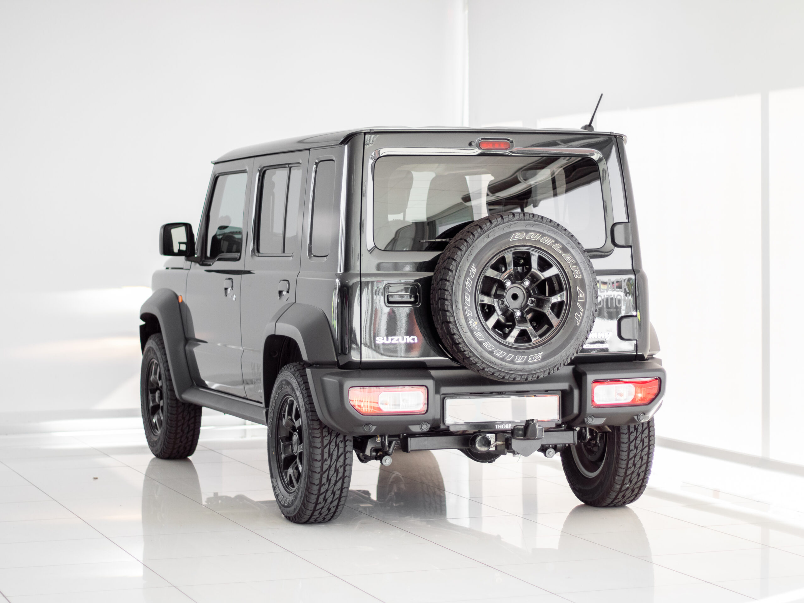2025-Black-Suzuki-Jimny-5-door-15-GLX-5Dr-8545893-6-5333x4000-1.jpg