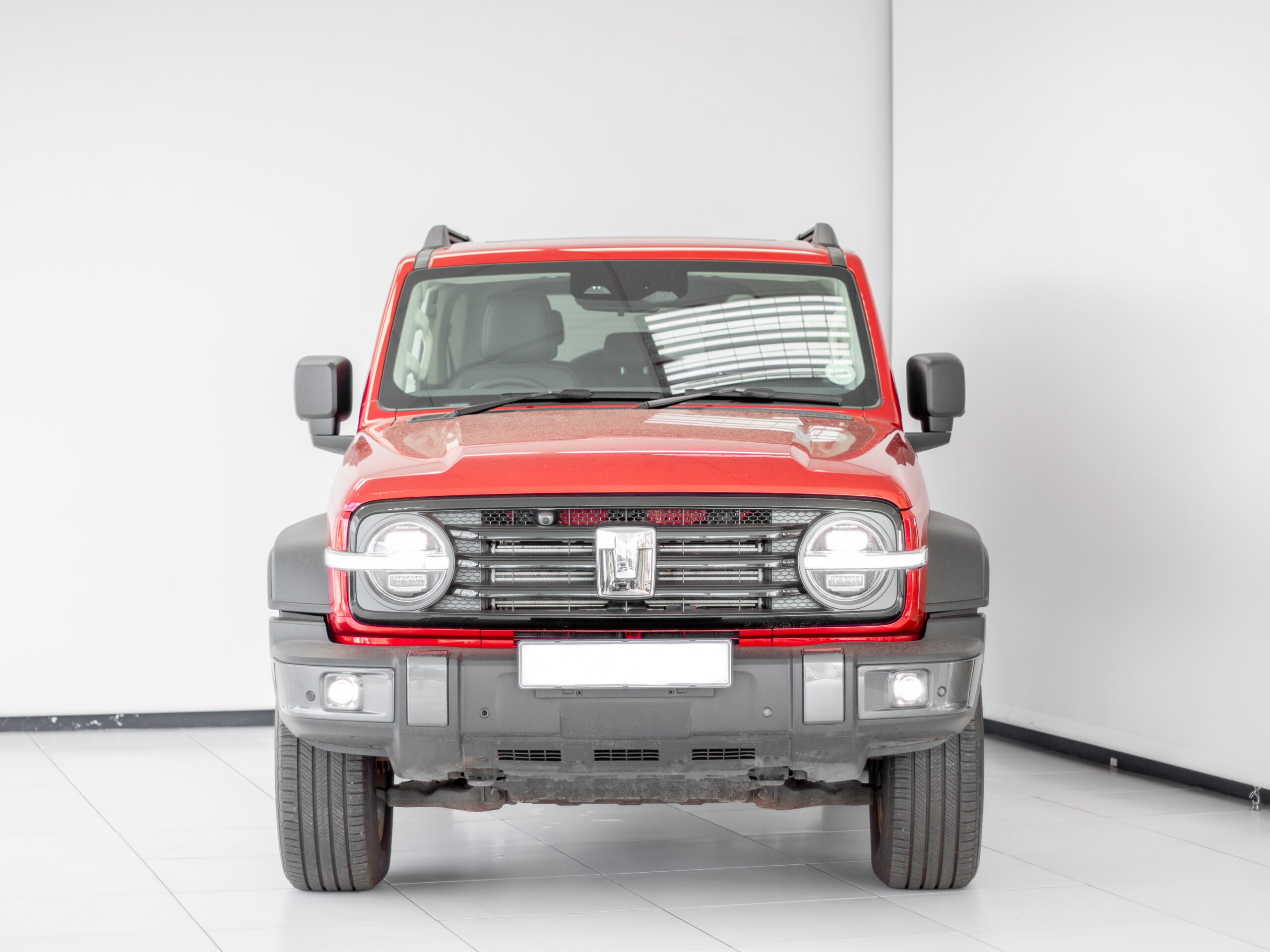 2025-Red-GWM-Tank-300-20T-HEV-9HAT-4X4-Super-Luxury-8288159-3-5333x4000-1.jpg