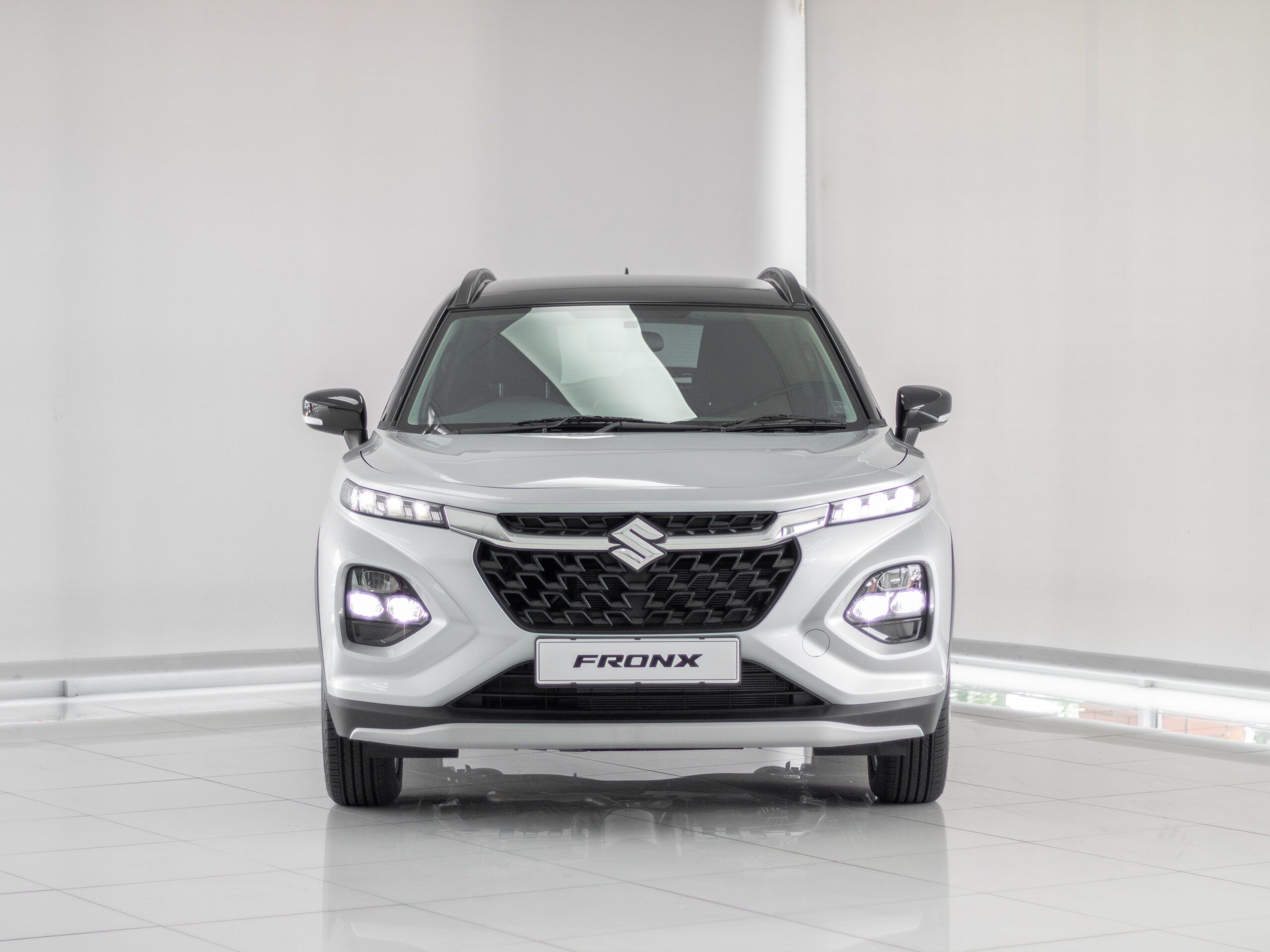 2025-Silver-Suzuki-Fronx-15-GL-4-Auto-8543814-2-5074x3806-1.jpg