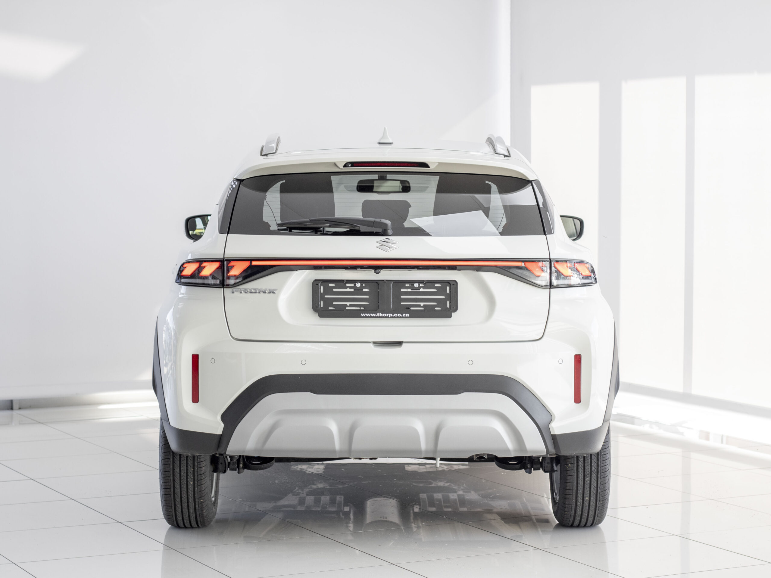 2025-White-Suzuki-Fronx-15-GLX-4-Auto-8543823-3-5333x4000-1.jpg