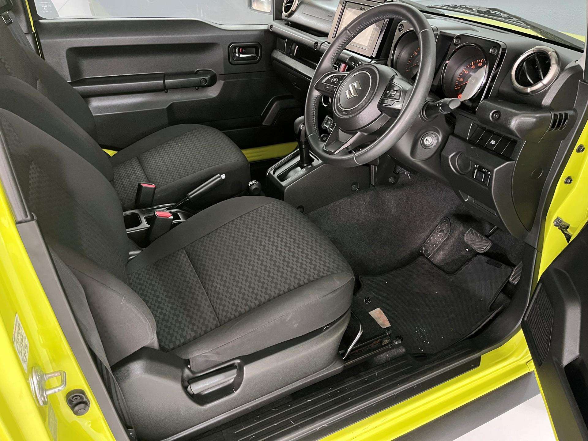 2021-Yellow-Suzuki-Jimny-15-GLX-Auto-8794372-6-1920x1440-1.jpg