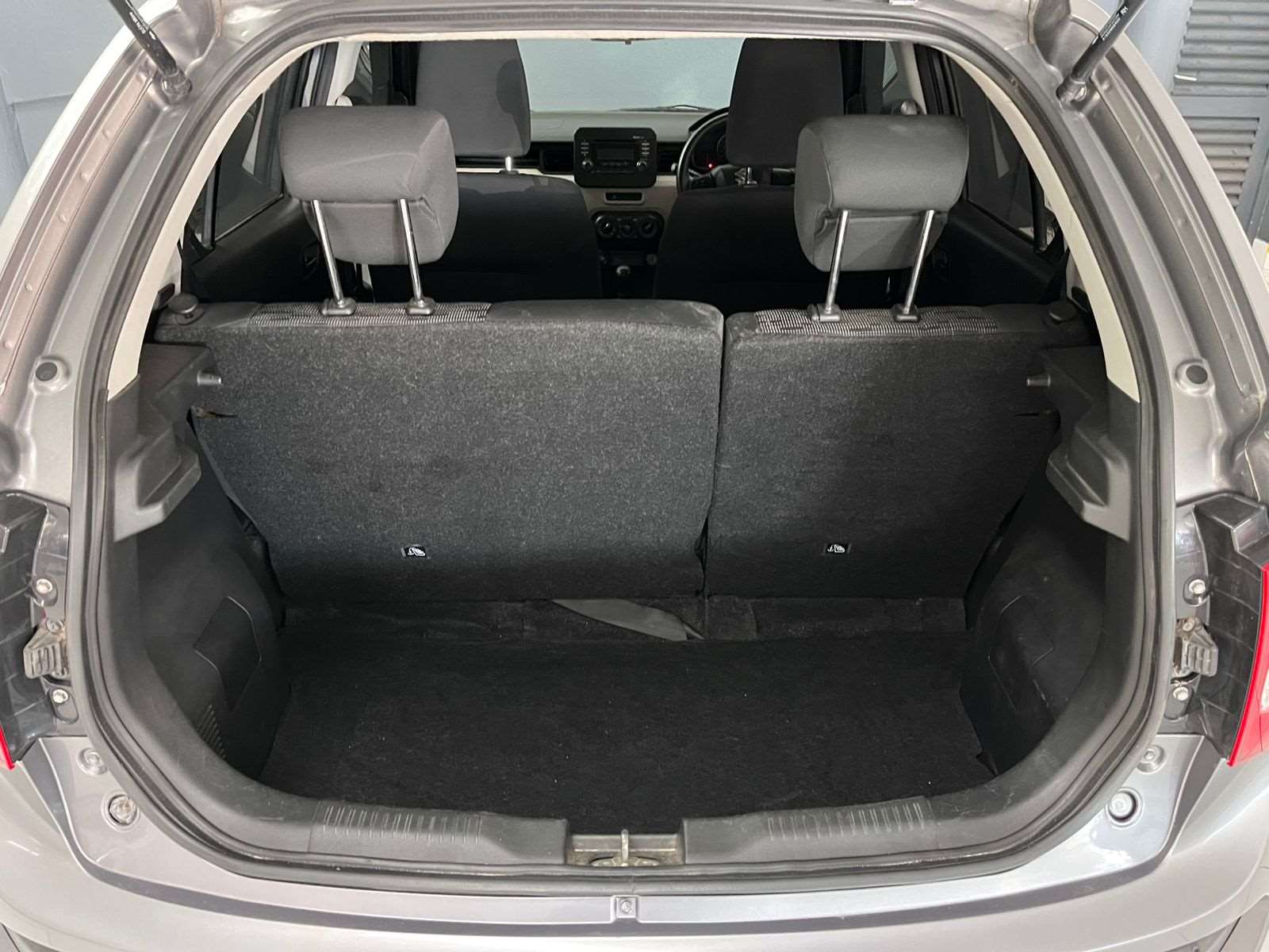 2019-grey-Suzuki-Ignis-12-GL-8836769-8-1600x1200-1.jpg